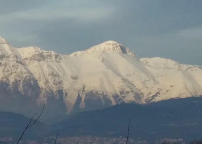 Palazzo Camelot, 19 Via Nazionale